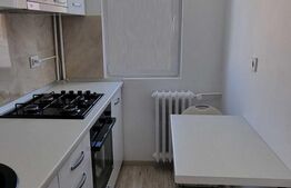 Apartament de 3 camere, 55mp, decomandat, zona Alexandru cel Bun