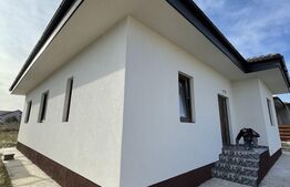 Casa 4 camere, 110 mp, zona Aroneanu