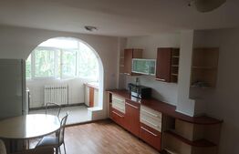 Apartament de 3 camere, decomandat, 72 mp, zona Nicolina 1