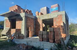 Casa la rosu, 130 mp, 420 mp teren, Miroslava