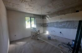 Casa la rosu, 130 mp, 420 mp teren, Miroslava