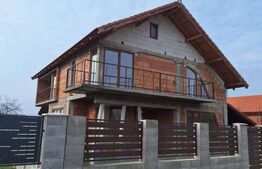 Vand casa la gri in Sat Costeiu str.  crizantemelor nr.235