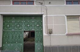 Casa de vanzare, 4 camere, 140 mp - in Costiu 