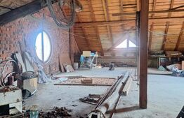 Casa de vanzare, 395 mp, zona Cotu Mic