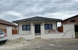 Casa DE VANZARE, 3 camere, 100 mp utili, zona Exterior Vest