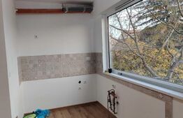 Apartament 4 camere, 80 mp, zona Liceul ``Mihai Eminescu``