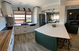 Casa DE VANZARE, 4 camere, 230mp utili, zona Exterior Vest 