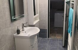 Apartament la casa, 3 camere, zona Centrala