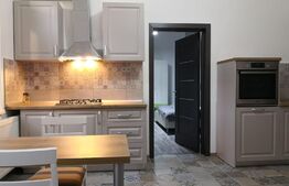 Apartament la casa, 3 camere, zona Centrala