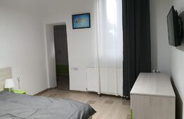 Apartament la casa, 3 camere, zona Centrala