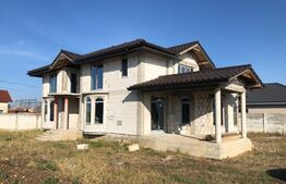 Casa NOUA, 4 camere, 223mp, zona Centura 