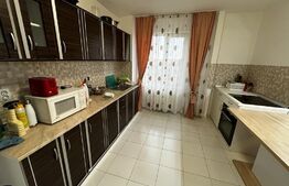 Apartament de 3 camere, 100 mp, decomandat, in cartierul Rogerius