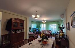 Casa de vanzare in Sanmartin zona Primariei