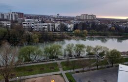 Apartament de 3 camere, 67 mp, decomandat, zona strazii Sovata