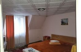 Casa familiala, 5 dormitoare, Sanmartin, central 