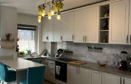 Apartament de 3 camere si 2 bai, decomandat, Prima Onestilor