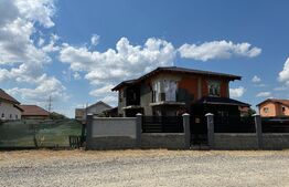 Casă 5 camere în roșu P+E, 215 mp, teren 1005 mp, Episcopia Bihorului