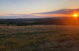 Casă nouă mediteraneană pasivă în natură cu 3 camere de 105 mp utili, teren de 630 mp și drum privat