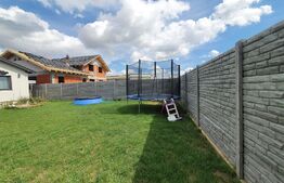 Casa mobilata cu garaj înalt/atelier, in Santandrei, 571mp teren