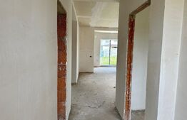 Casă 4 cam. în Cihei satul vechi cu apă, curent, gaz și canalizare pe stradă teren 540 mp