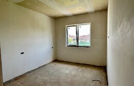 Casă 4 cam. în Cihei satul vechi cu apă, curent, gaz și canalizare pe stradă teren 540 mp