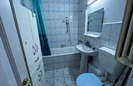 Apartament de 3 camere, 76 mp, decomandat, zona Ramada