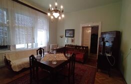 Apartament la curte comuna!Front stradal!Ideal pentru cabinete!Ultracentral