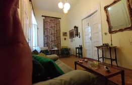 Apartament la curte comuna!Front stradal!Ideal pentru cabinete!Ultracentral