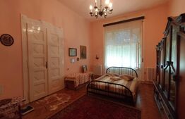 Apartament la curte comuna!Front stradal!Ideal pentru cabinete!Ultracentral