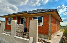 Casă nouă în Oncea cu 3 cam, living, 2 băi la stadiu de semifin.