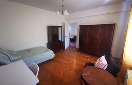 Apartament de 3 camere, 70 mp, decomandat, langa Facultatea de Drept