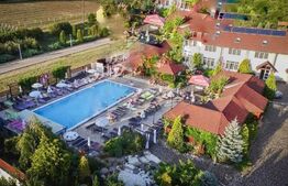 Hotel 4 stele, 36 de camere, centru SPA, teren de 4800 mp