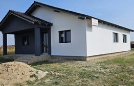 Casa de vanzare la alb, 105mp, comuna Sanmartin