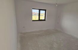 Casa de vanzare la alb, 105mp, comuna Sanmartin