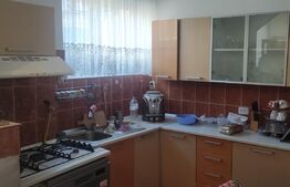 Casa la curte comuna, 4 camere, 98mp, Central