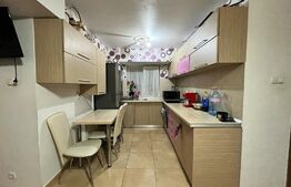 Apartament 3 camere decomandat, cu parcare, Nufarul