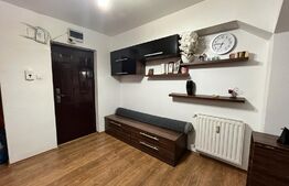 Apartament 3 camere decomandat, cu parcare, Nufarul