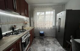 Apartament 4 camere, decomandat, Nufarul