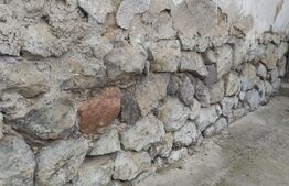 Casa de vanzare la 33 de km distanta de Oradea, amplasata pe un teren de 3000 mp