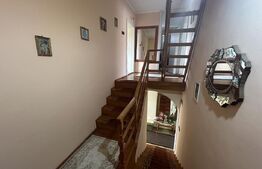 Casa cu 4 camere zona Rogerius