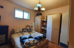 Casă renovabilă cu curte individuală, 70 mp utili, 184 mp teren, zona Cetate