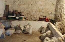 Casa de vanzare la 33 de km distanta de Oradea, amplasata pe un teren de 3000 mp