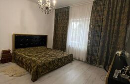 Casa la curte comuna, front stradal, 90 mp, Ultracentral