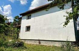 Casă în centru cu 4 cam. 148 mp utili și 750 mp teren cu vegetație