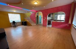 Vând Casă în Oraș cu Curte Proprie și Toate Utilitățile - zona Velența