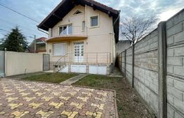 Vând Casă în Oraș cu Curte Proprie și Toate Utilitățile - zona Velența