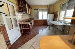 Vând Casă în Oraș cu Curte Proprie și Toate Utilitățile - zona Velența