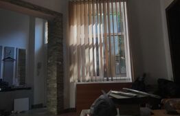 Casa deosebita cu 4 camere P+M de 140 de mp la curte comuna, ultracentrala!