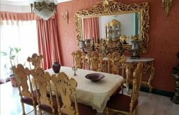 Casă de lux cu panoramă deasupra orașului