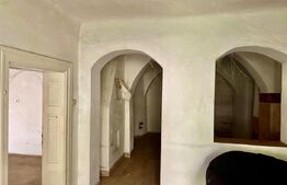 Spatiu/casa demolabila, P+2+M pe Tudor Vladimirescu cu 20 locuri de parcare